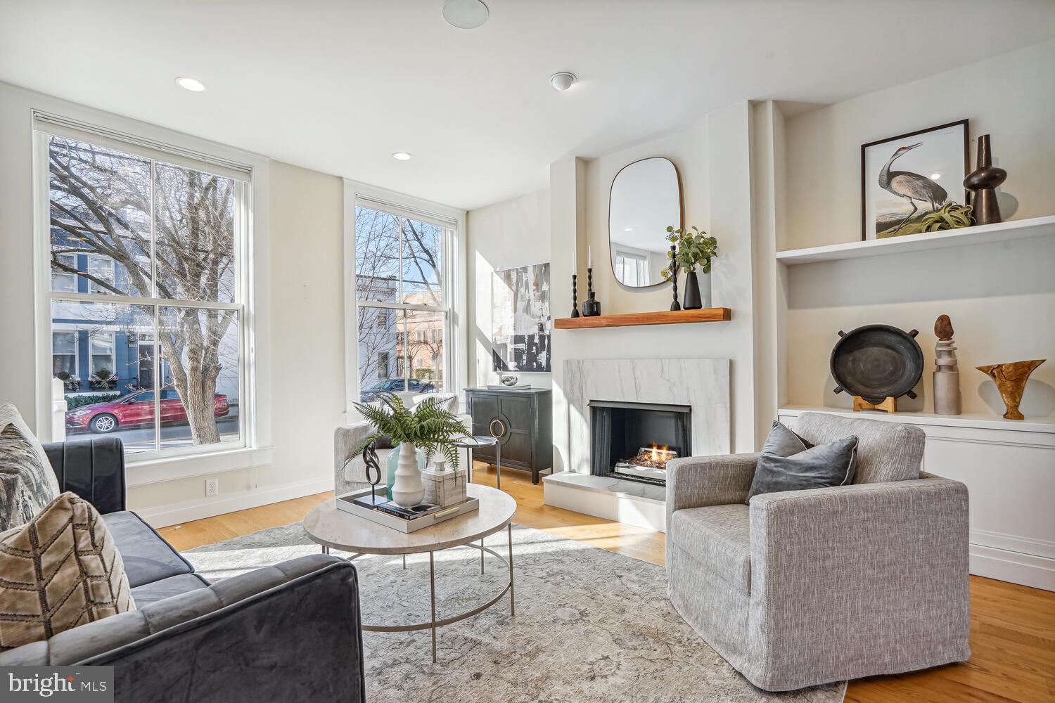 321 N COLUMBUS STREET