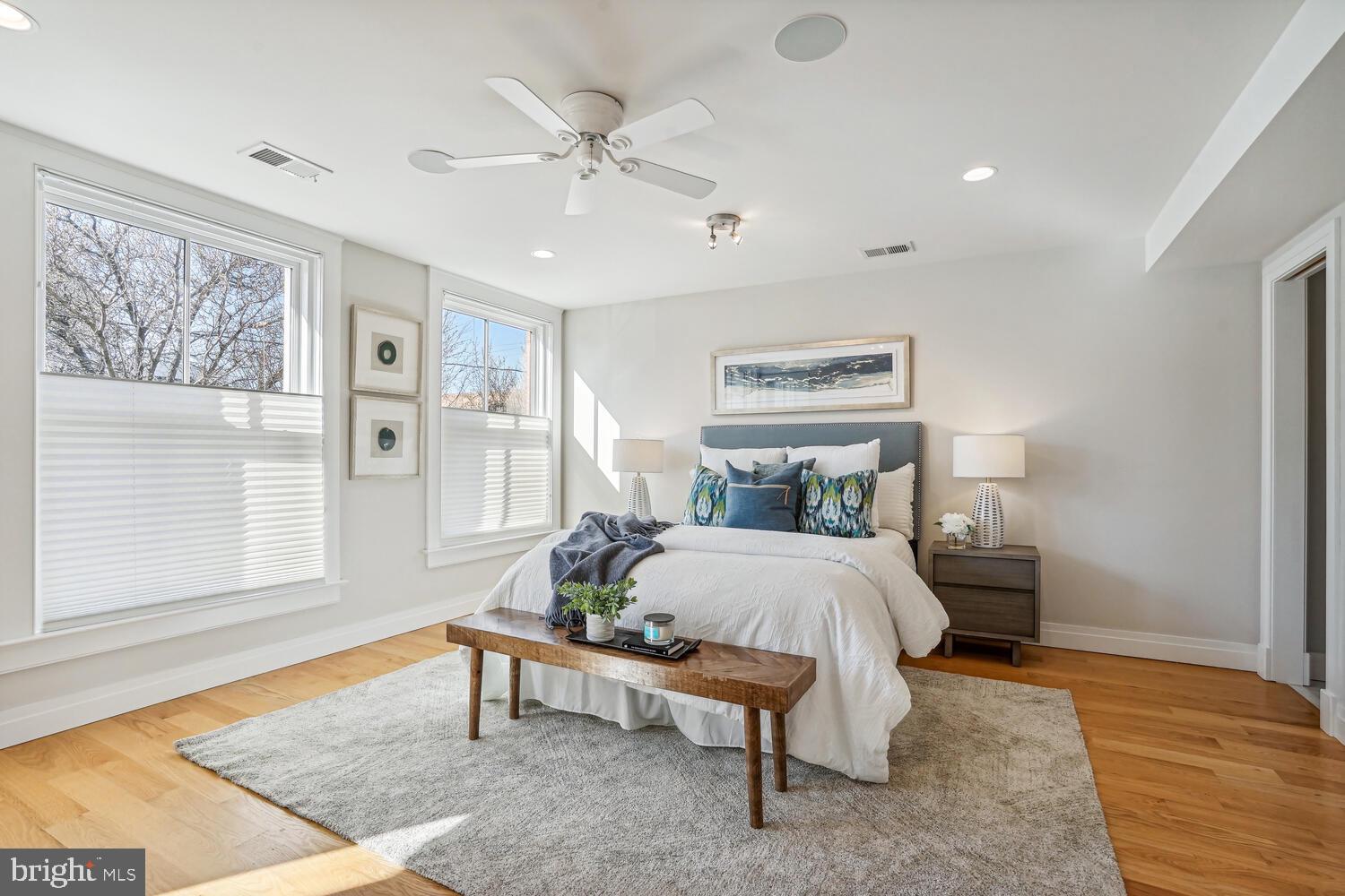 321 N COLUMBUS STREET