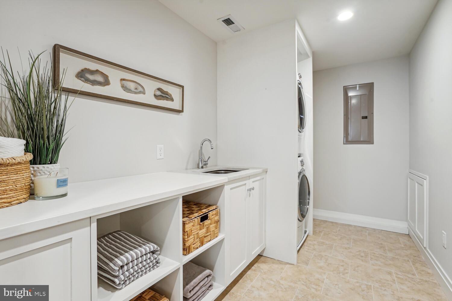 321 N COLUMBUS STREET