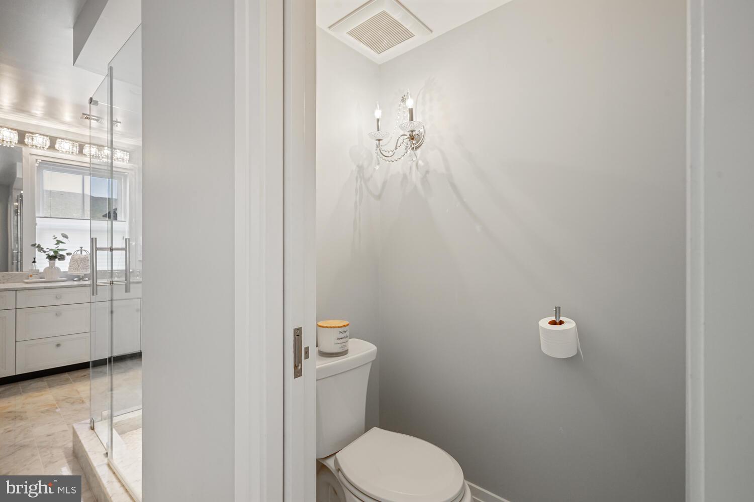 321 N COLUMBUS STREET