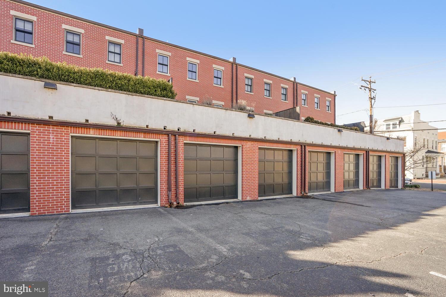 321 N COLUMBUS STREET