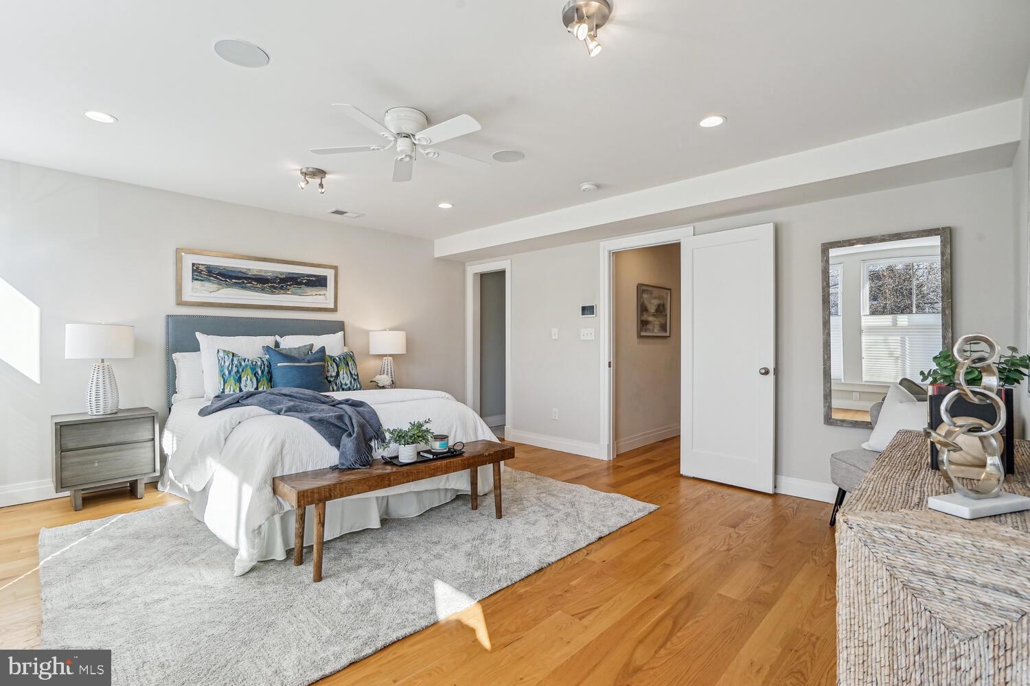 321 N COLUMBUS STREET