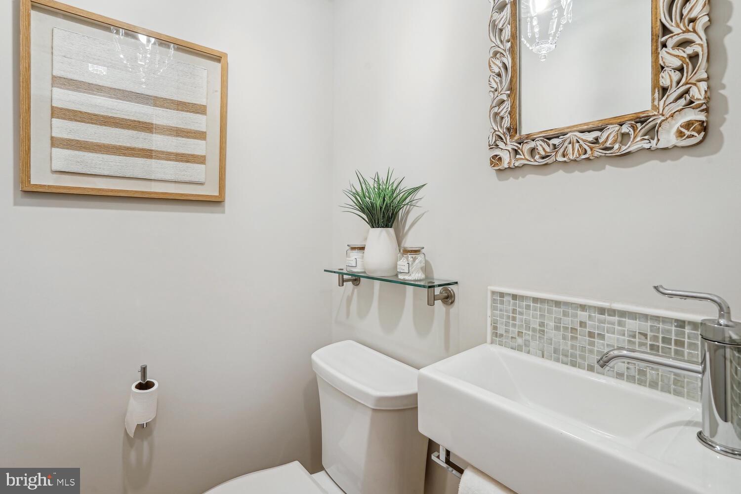 321 N COLUMBUS STREET