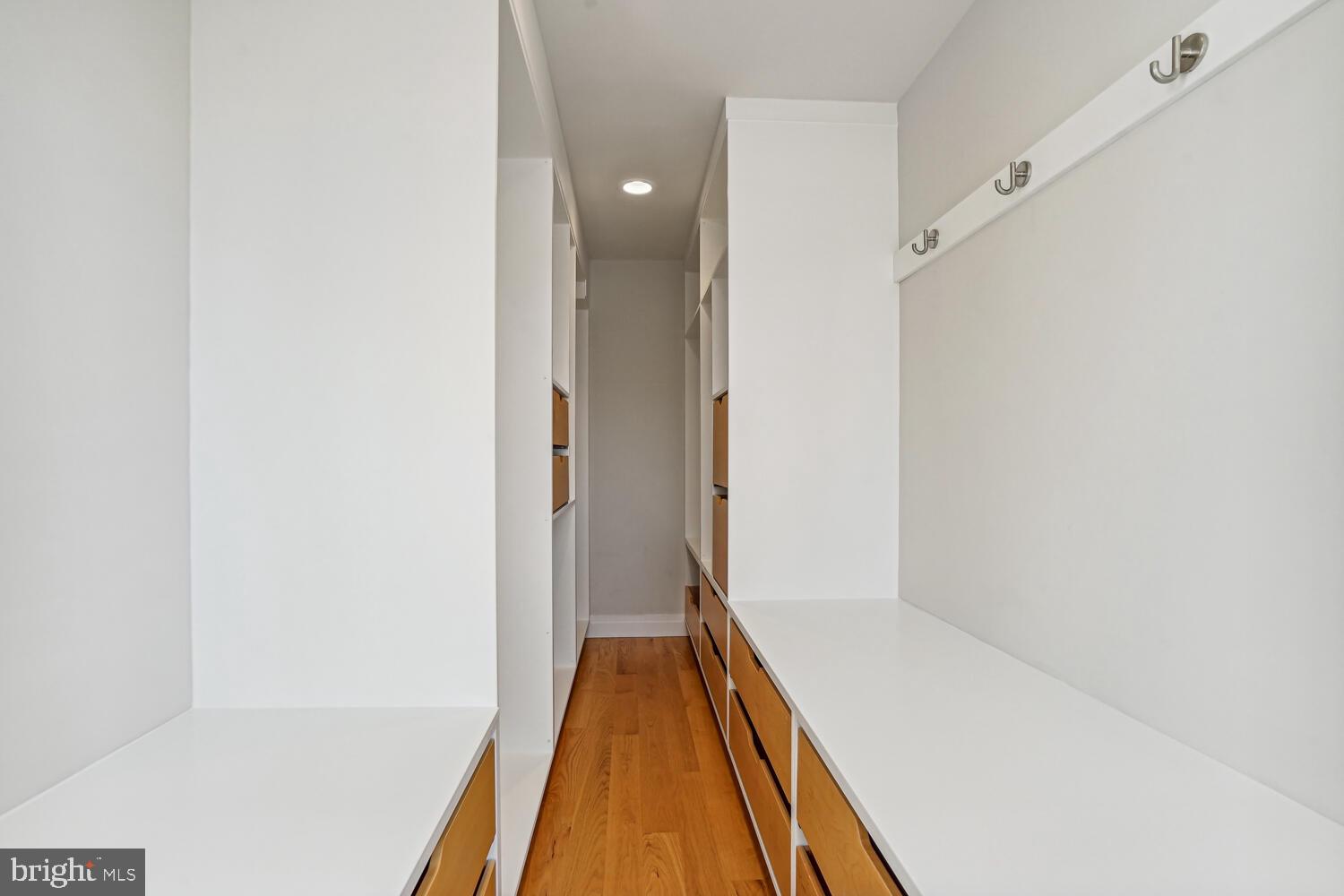 321 N COLUMBUS STREET