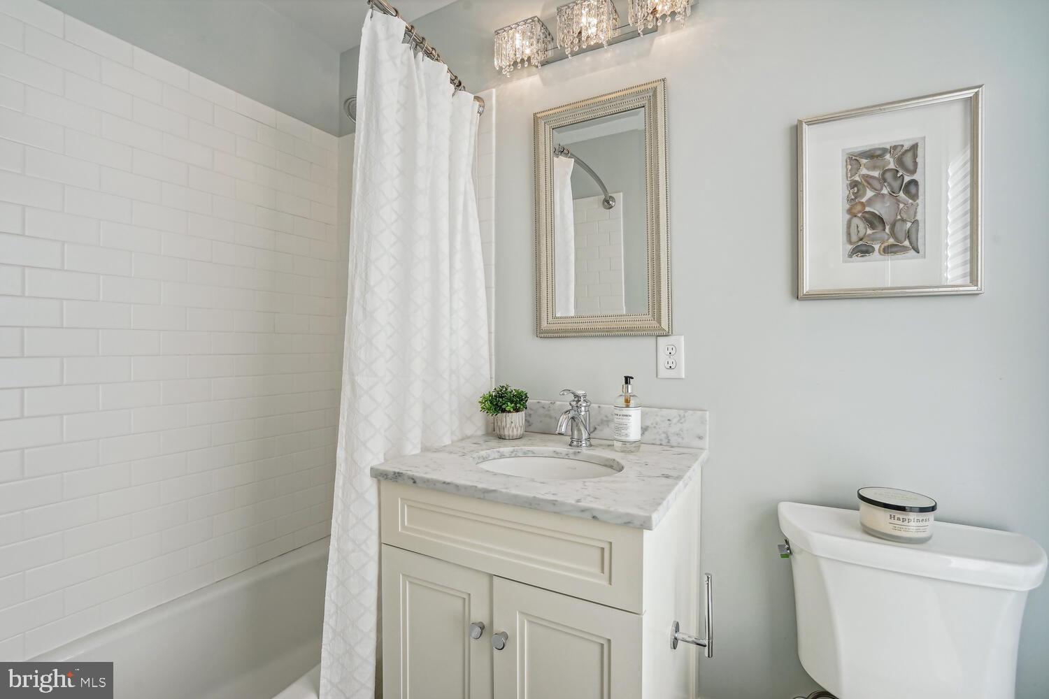 321 N COLUMBUS STREET