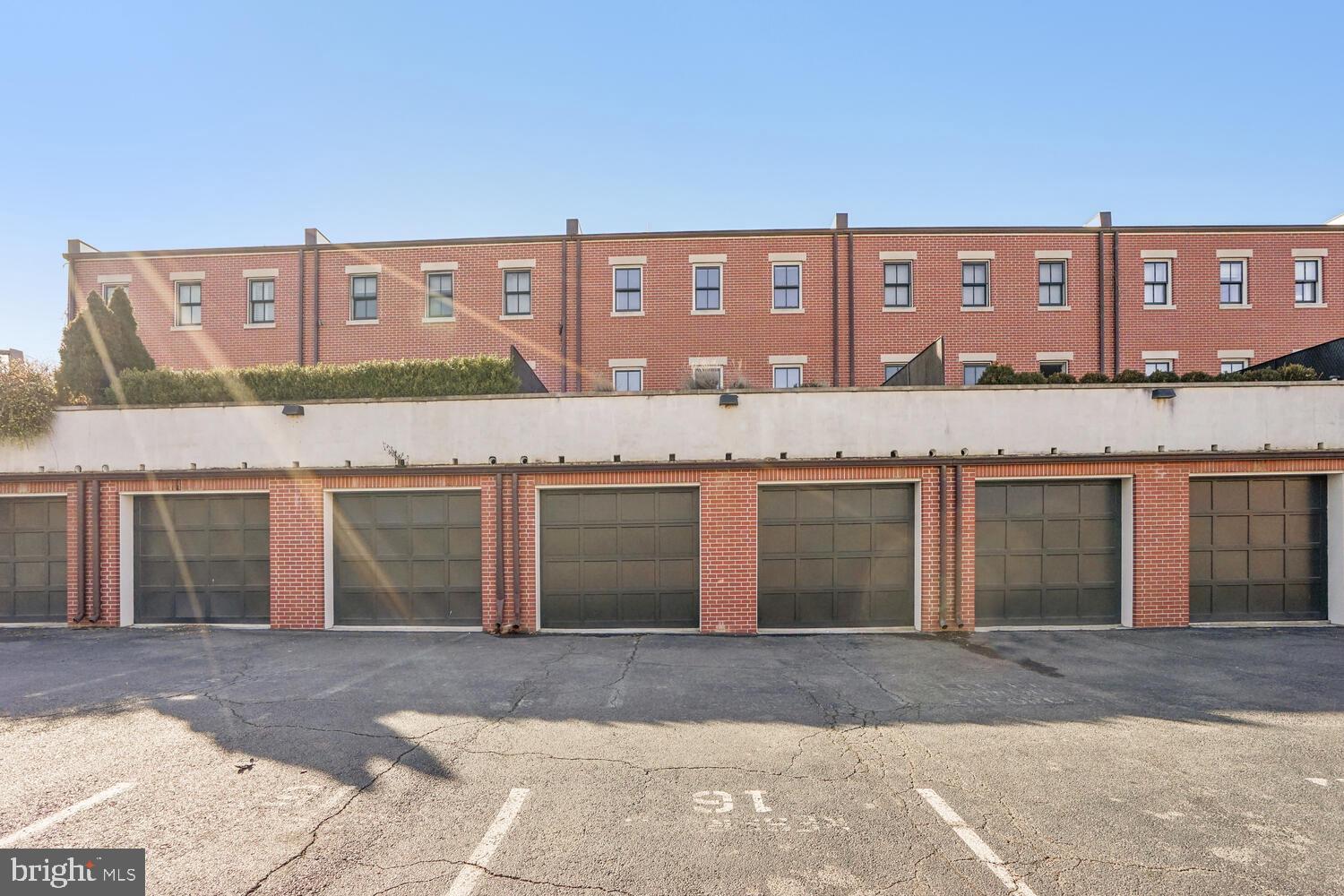 321 N COLUMBUS STREET