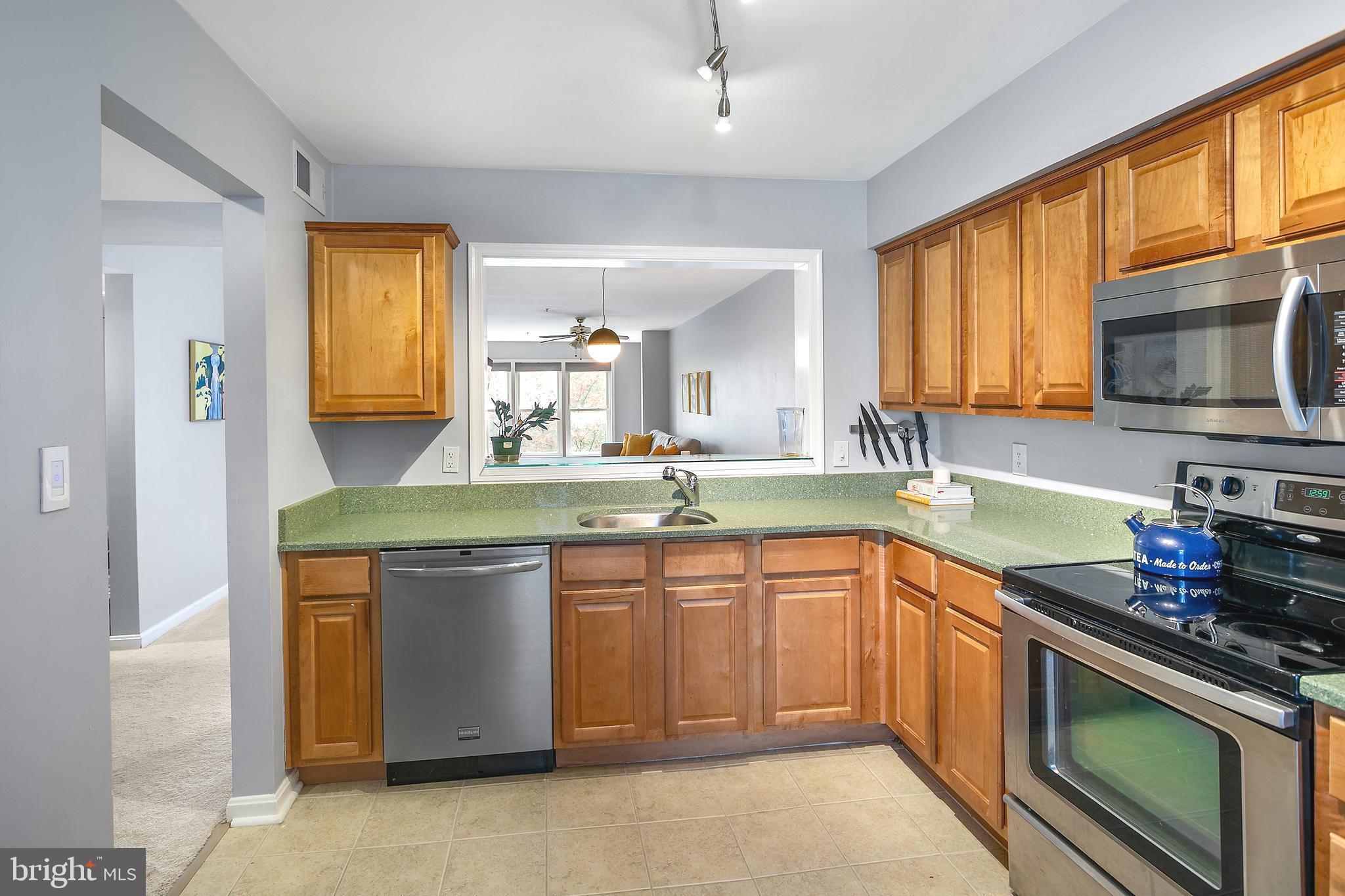 3179 SUMMIT SQUARE DRIVE 2-D2