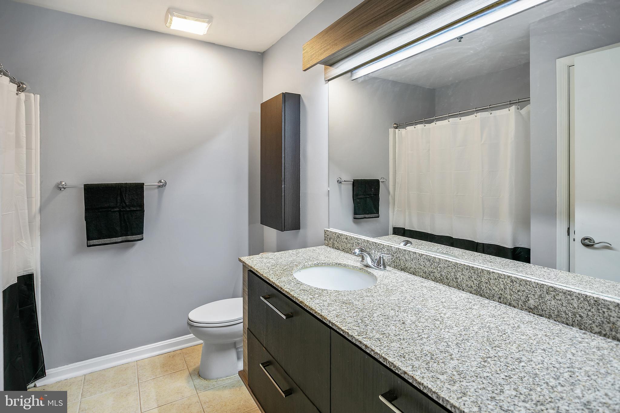 3179 SUMMIT SQUARE DRIVE 2-D2