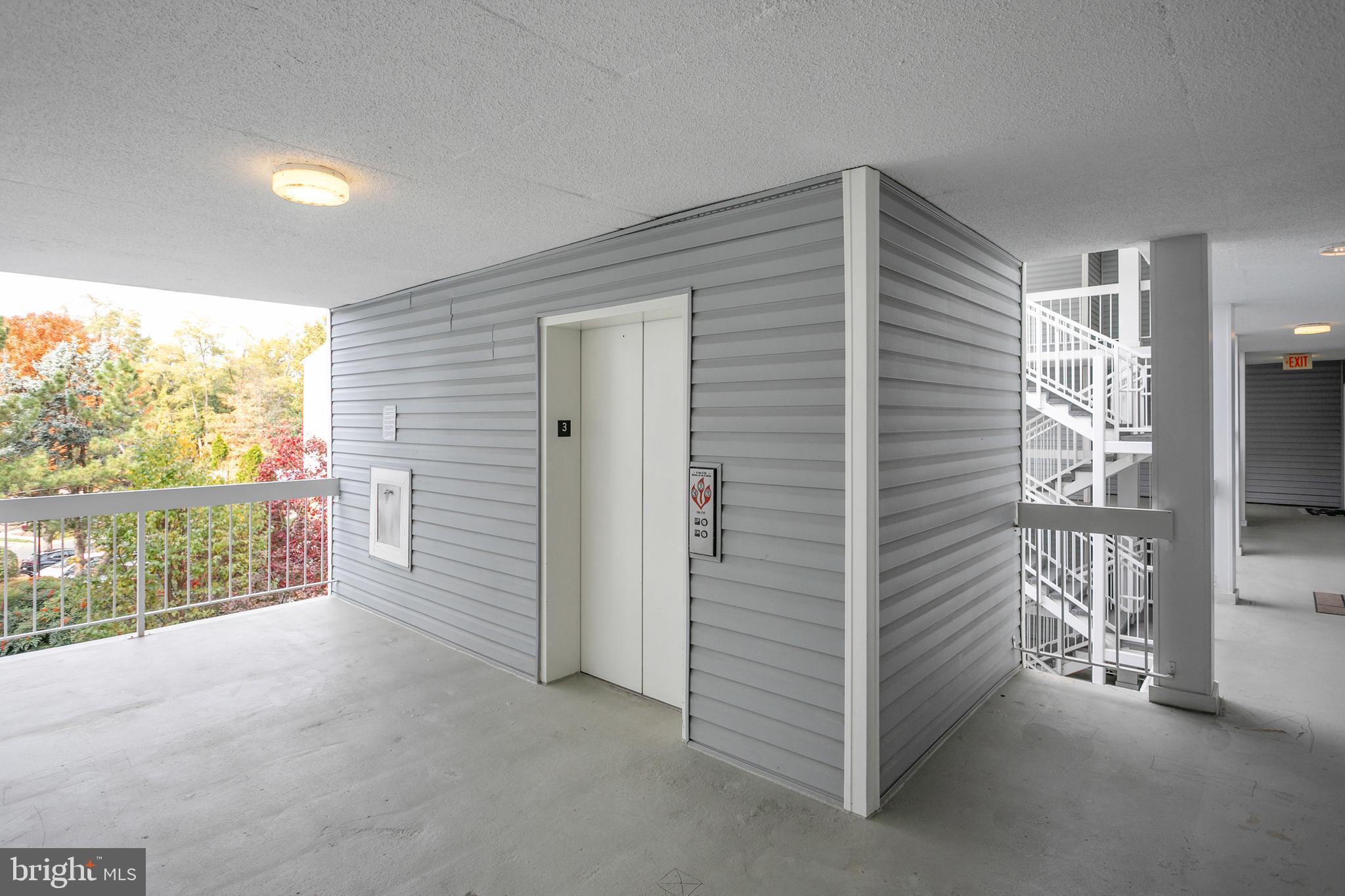 3179 SUMMIT SQUARE DRIVE 2-D2