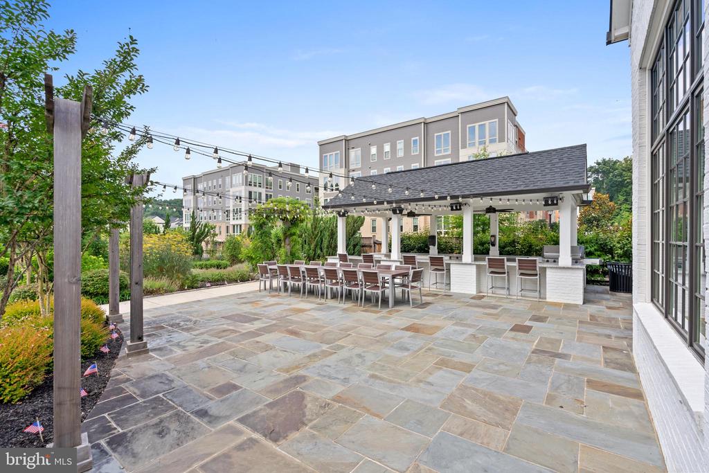 7841 OLIVET COURT