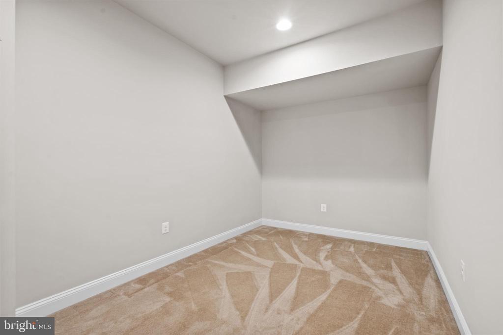7841 OLIVET COURT