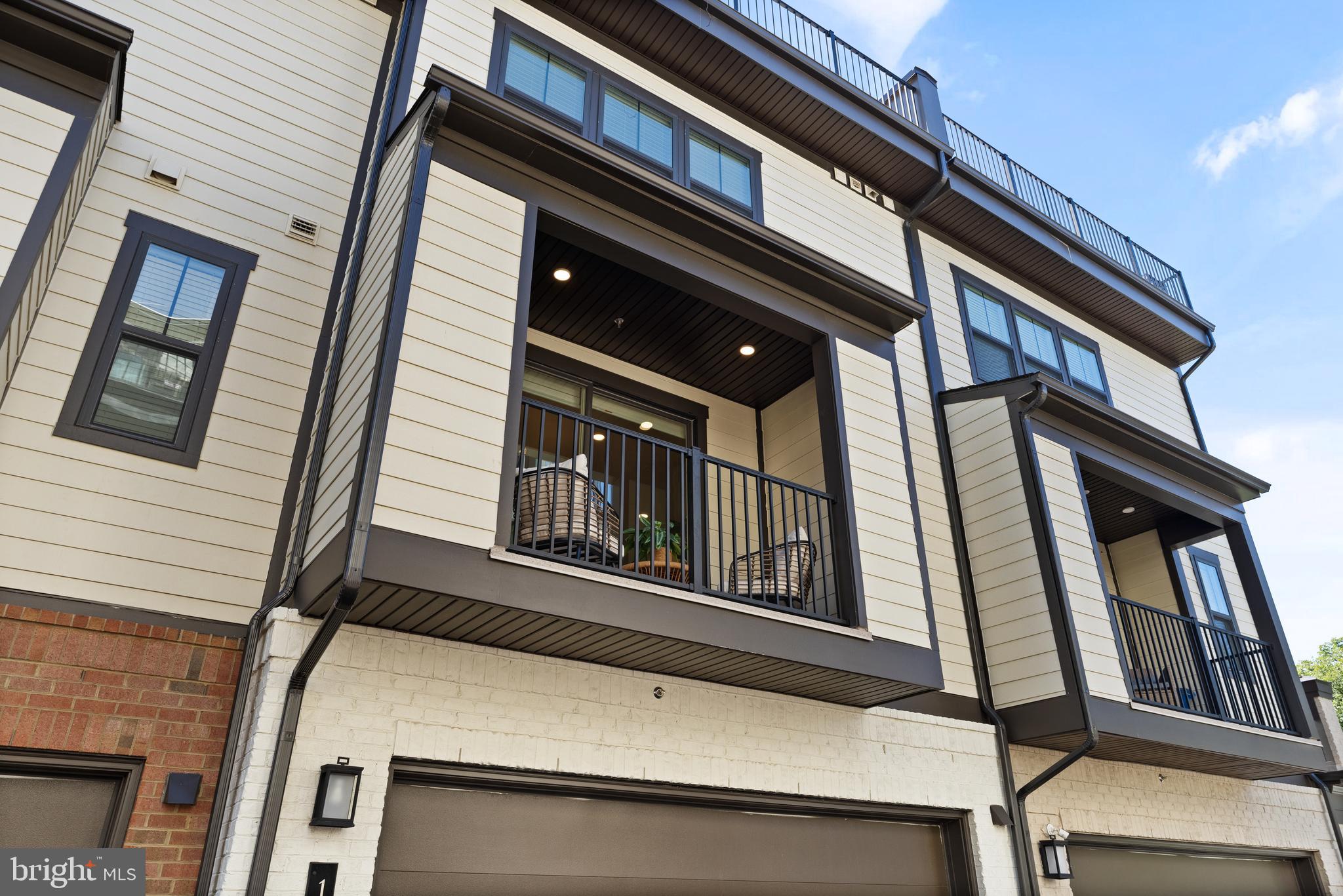 121 PLEASANT STREET NW 2