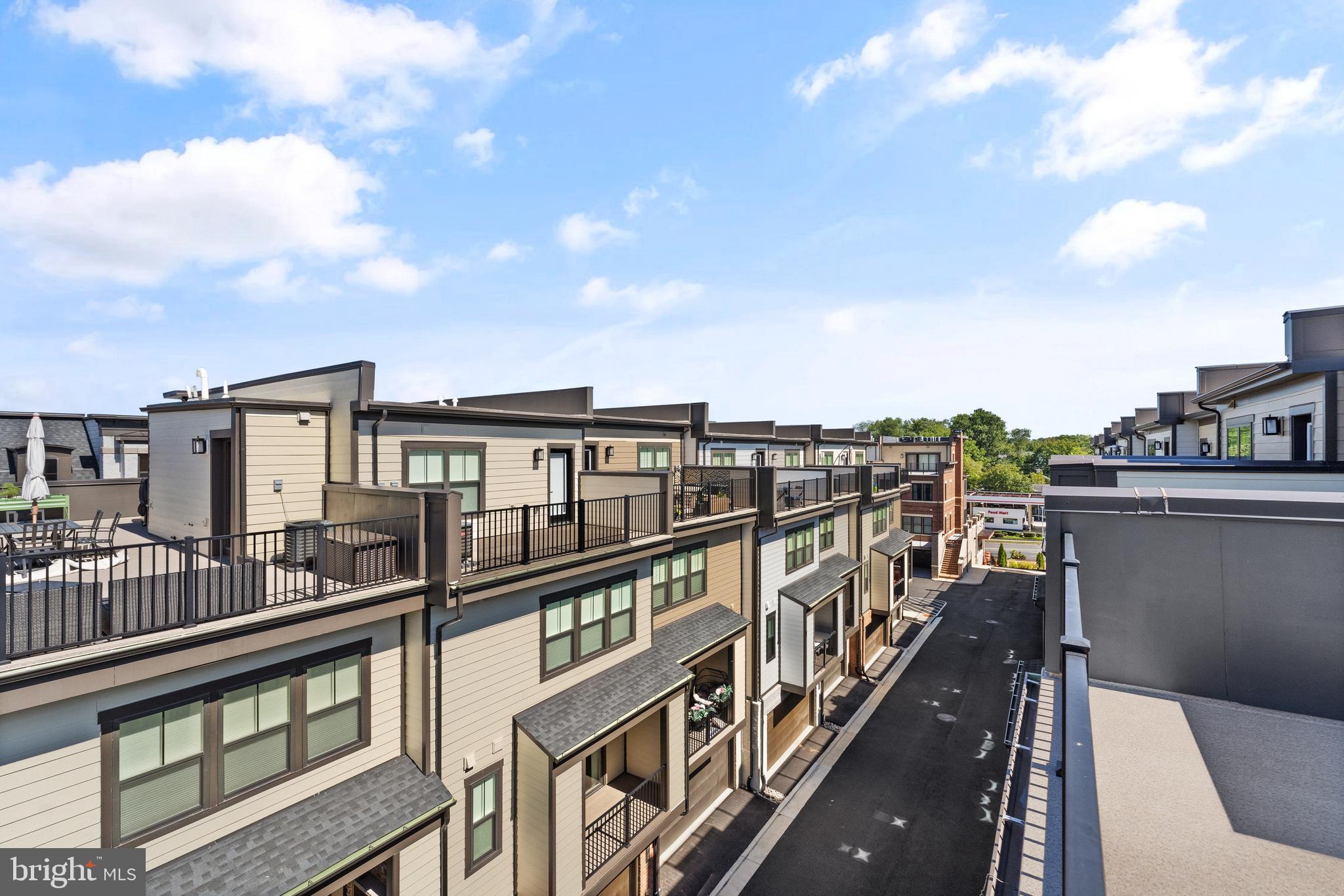 121 PLEASANT STREET NW 2