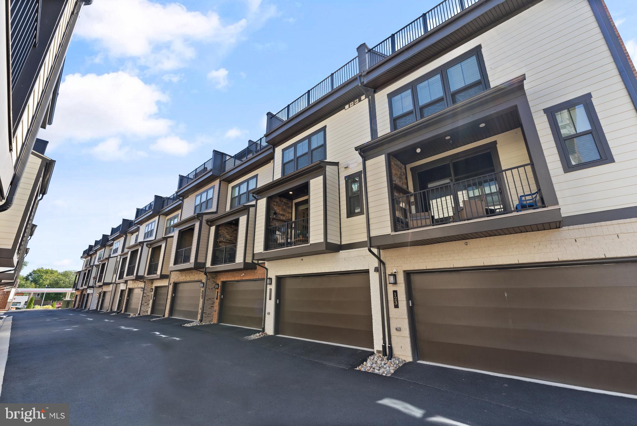 121 PLEASANT STREET NW 2