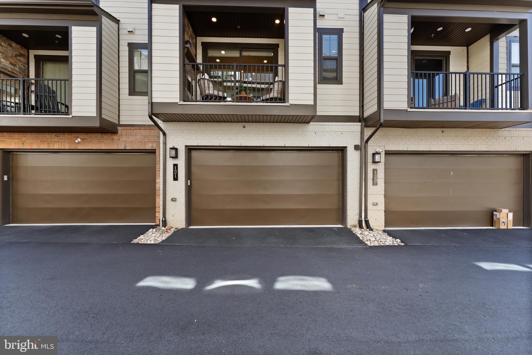 121 PLEASANT STREET NW 2