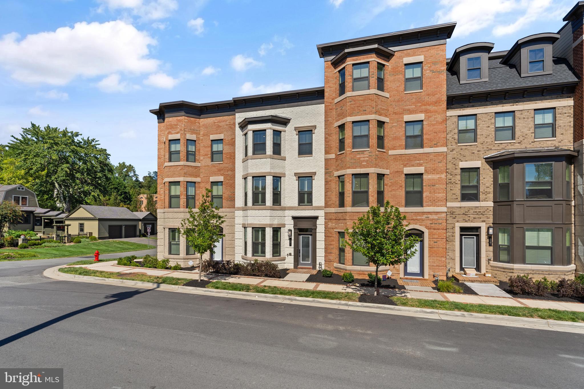 121 PLEASANT STREET NW 2