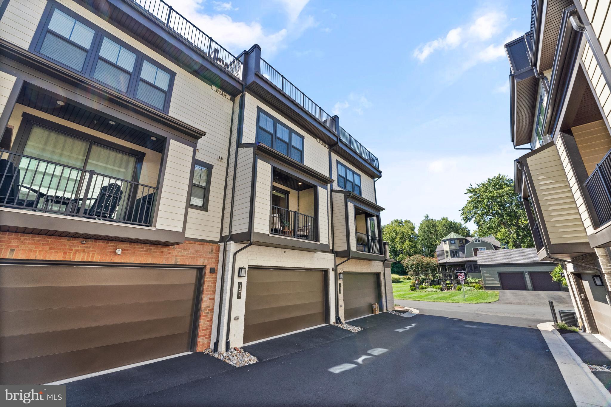 121 PLEASANT STREET NW 2