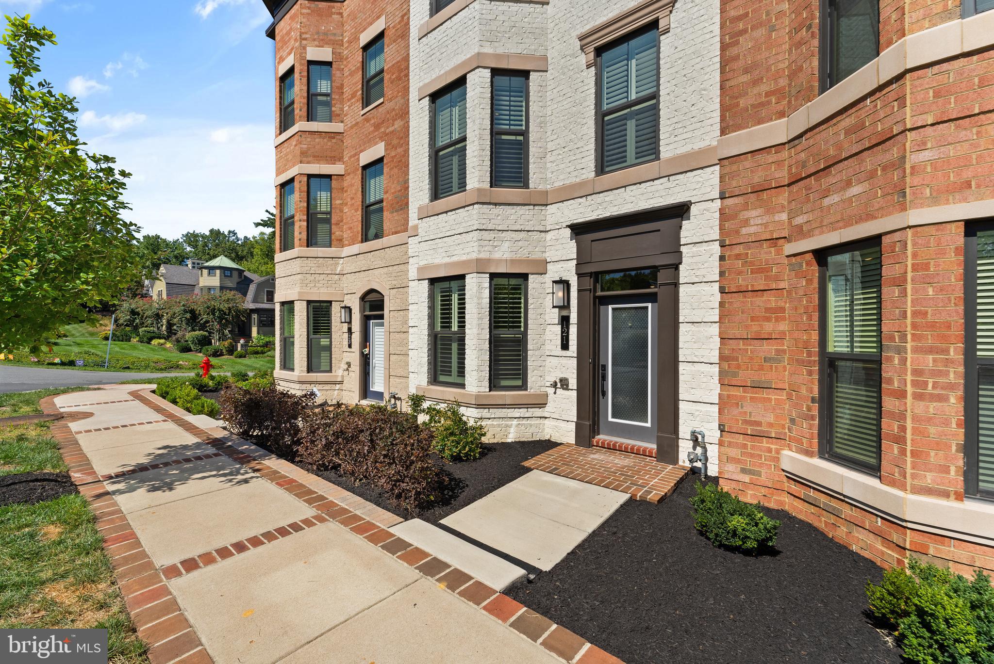 121 PLEASANT STREET NW 2