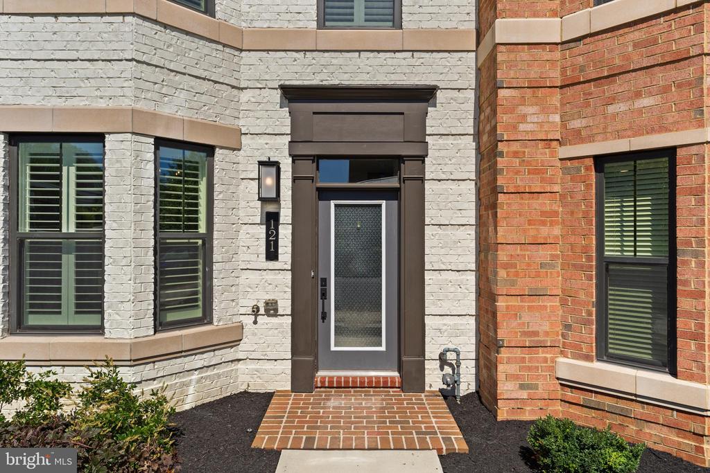 121 PLEASANT STREET NW 2