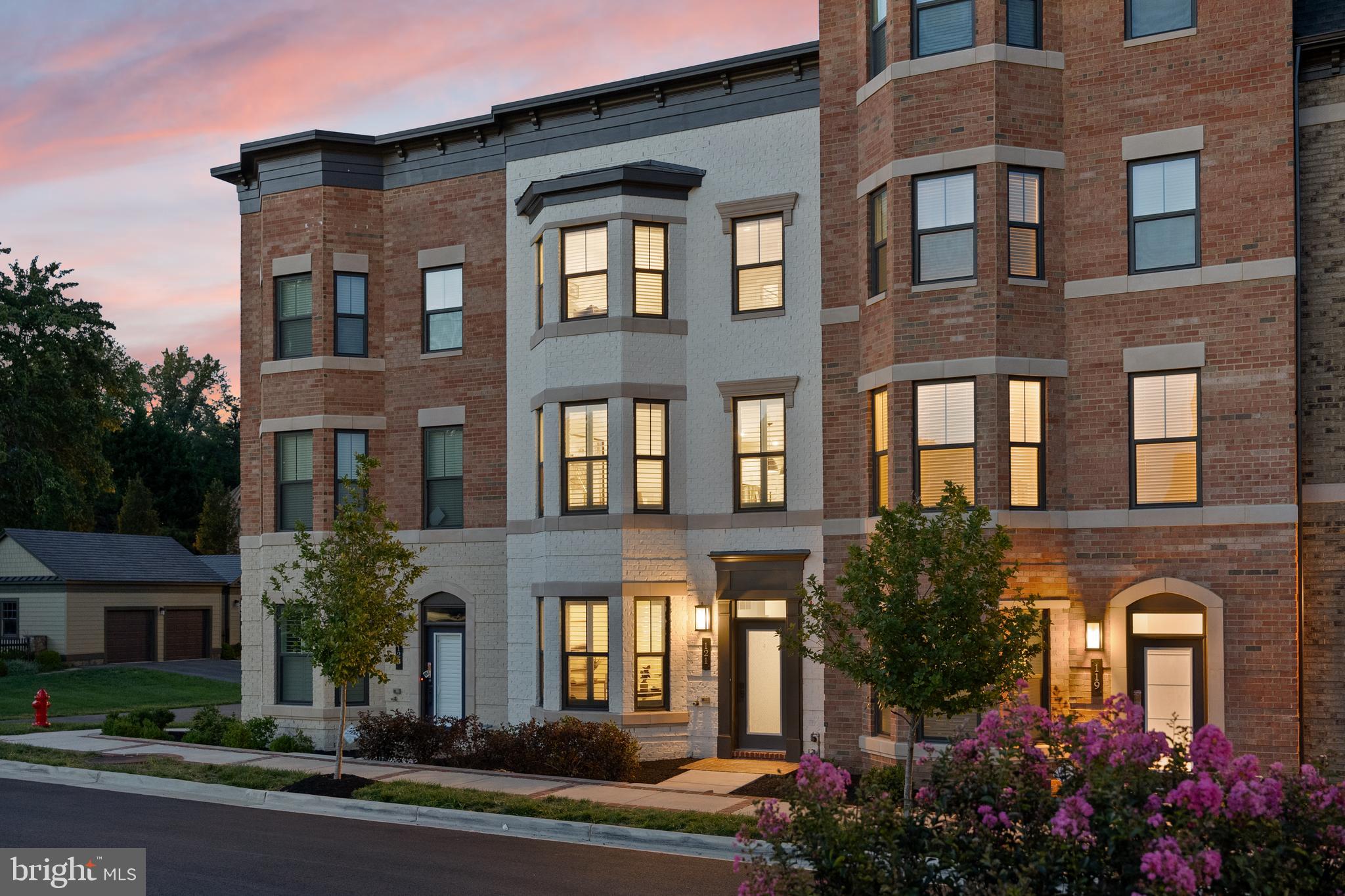 121 PLEASANT STREET NW 2