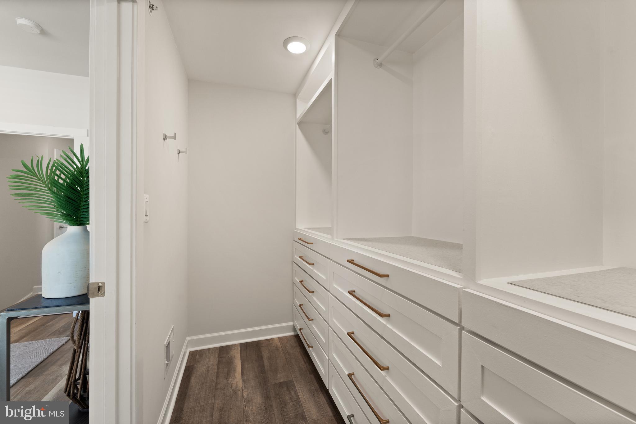 121 PLEASANT STREET NW 2