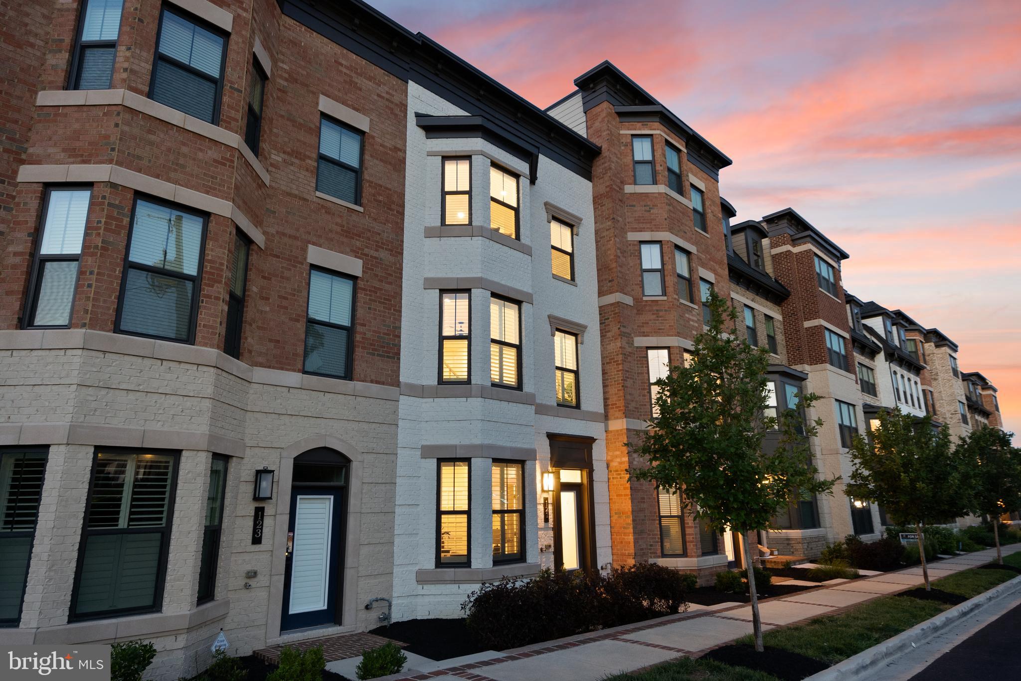 121 PLEASANT STREET NW 2