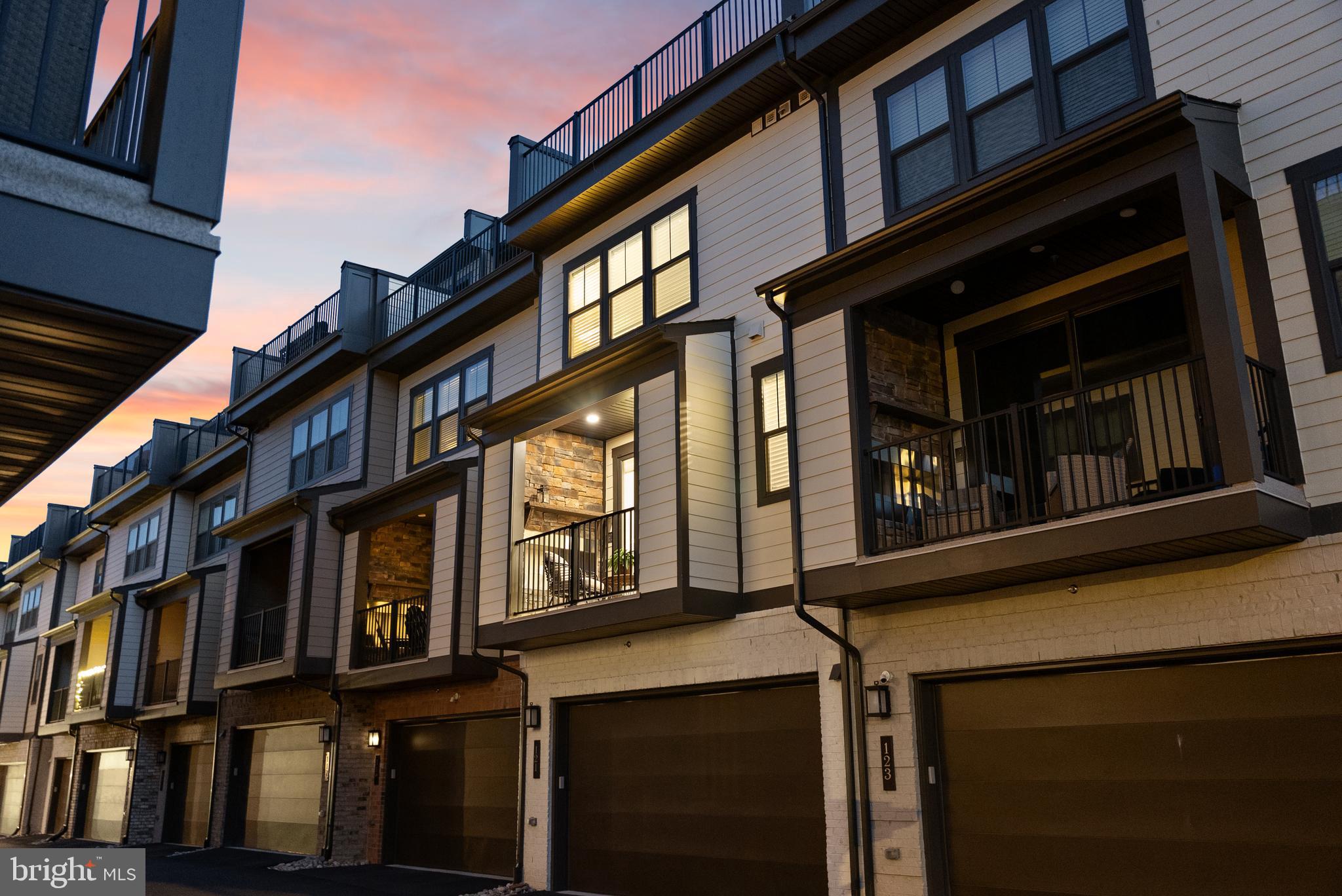 121 PLEASANT STREET NW 2