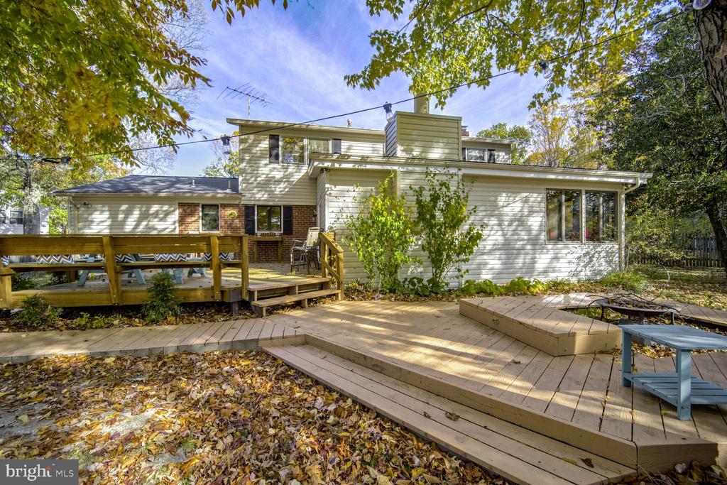9103 DONNA DEAN DRIVE