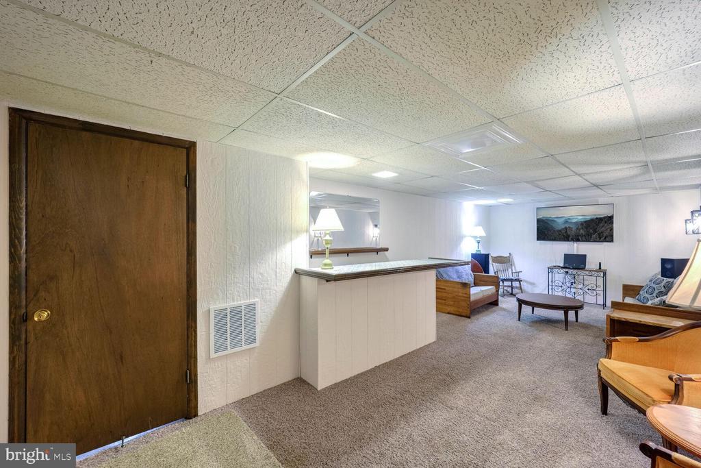 9103 DONNA DEAN DRIVE