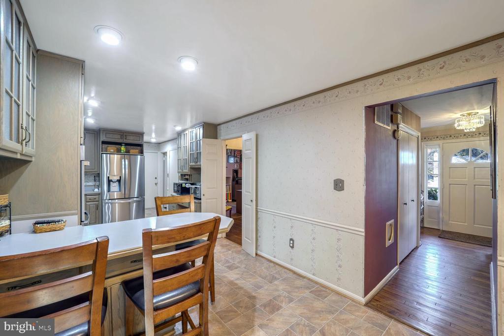 9103 DONNA DEAN DRIVE