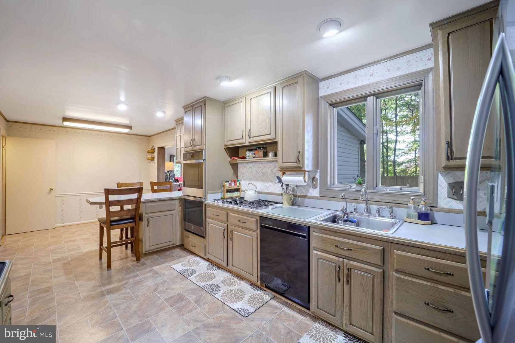 9103 DONNA DEAN DRIVE