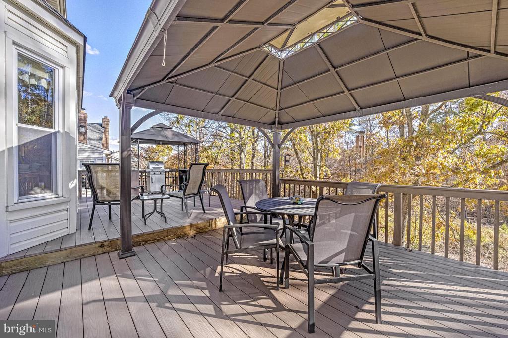 9023 COPPERLEAF LANE