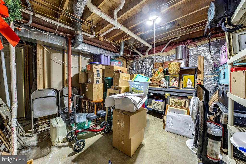 9023 COPPERLEAF LANE