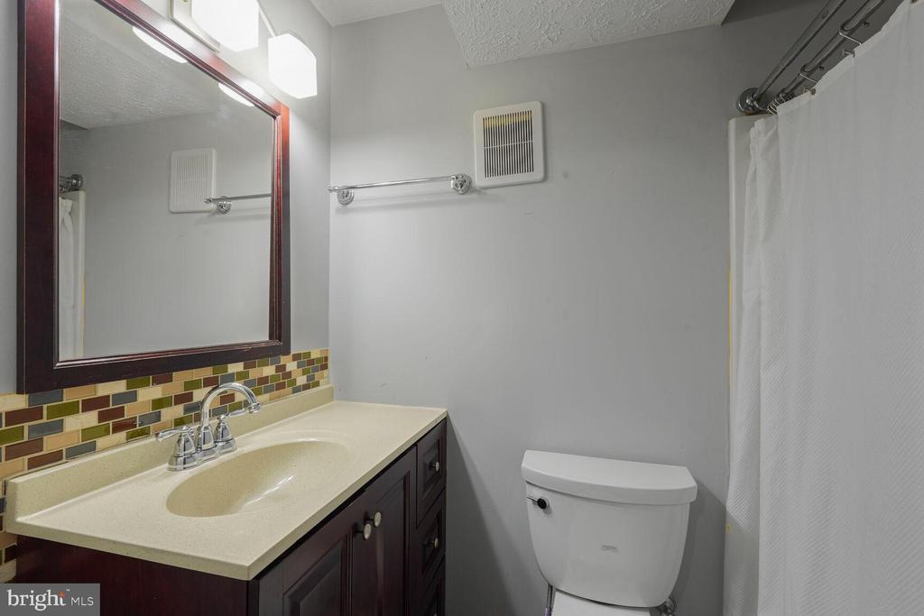 8506 GOLDEN RIDGE COURT