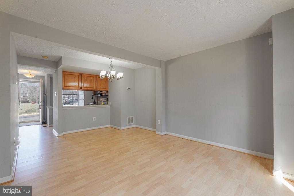 8506 GOLDEN RIDGE COURT