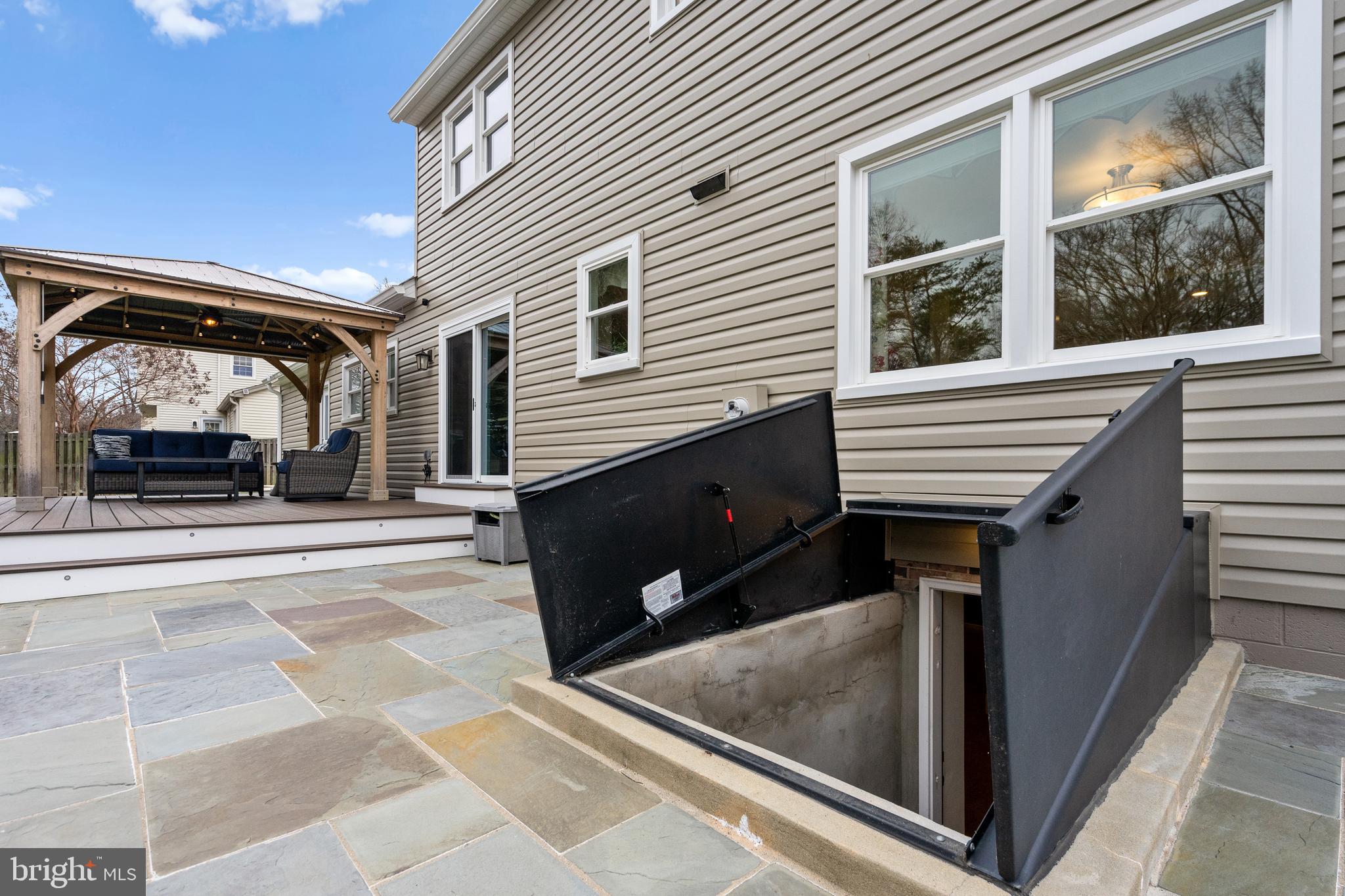 8125 LAKE PLEASANT DRIVE