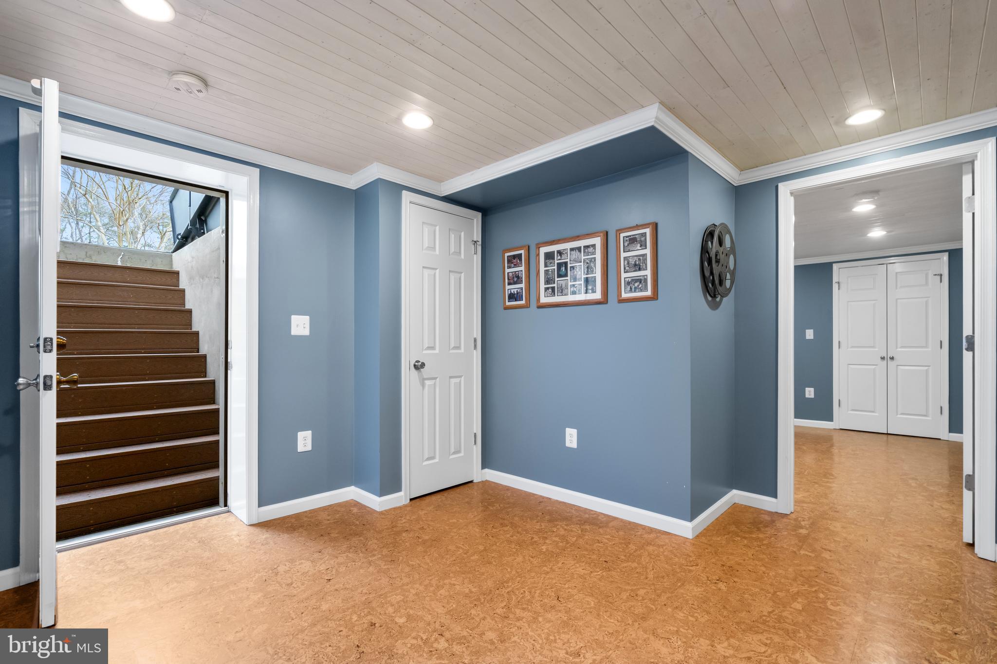 8125 LAKE PLEASANT DRIVE