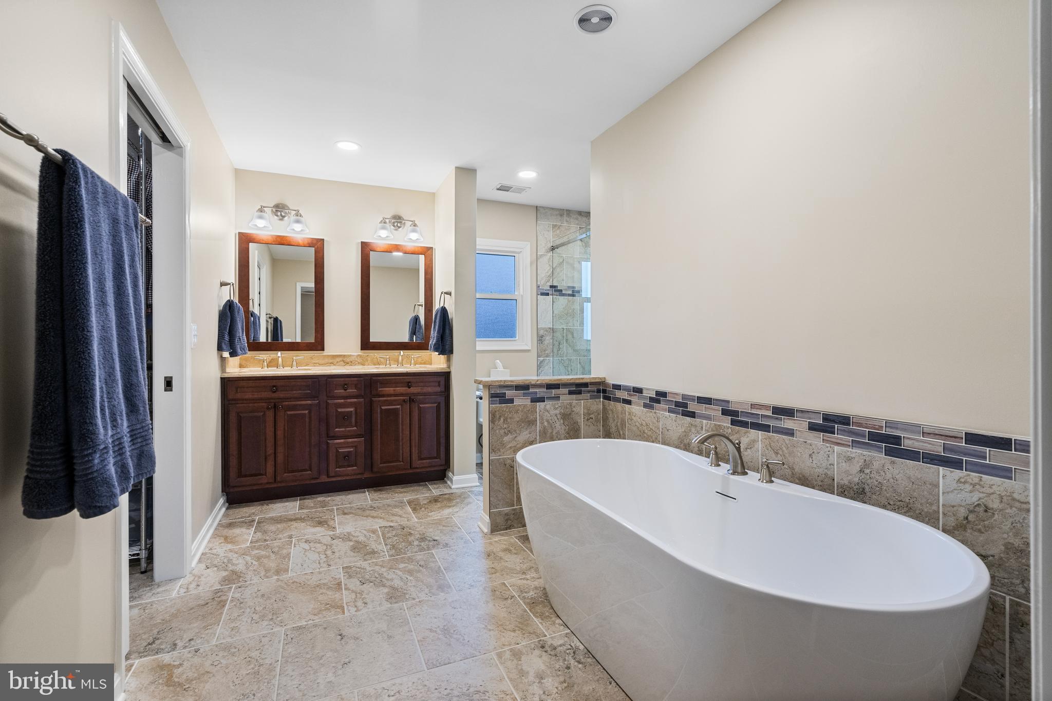 8125 LAKE PLEASANT DRIVE