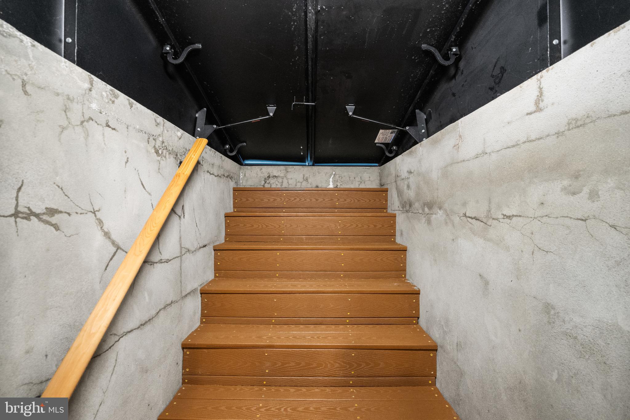 8125 LAKE PLEASANT DRIVE