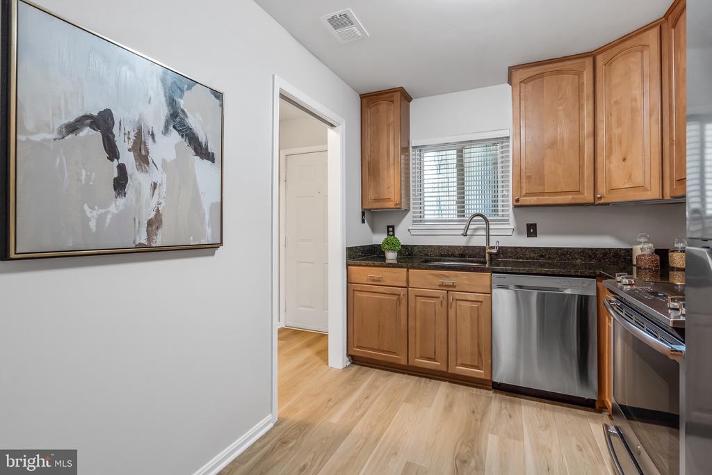 2810 LEE OAKS PLACE 302