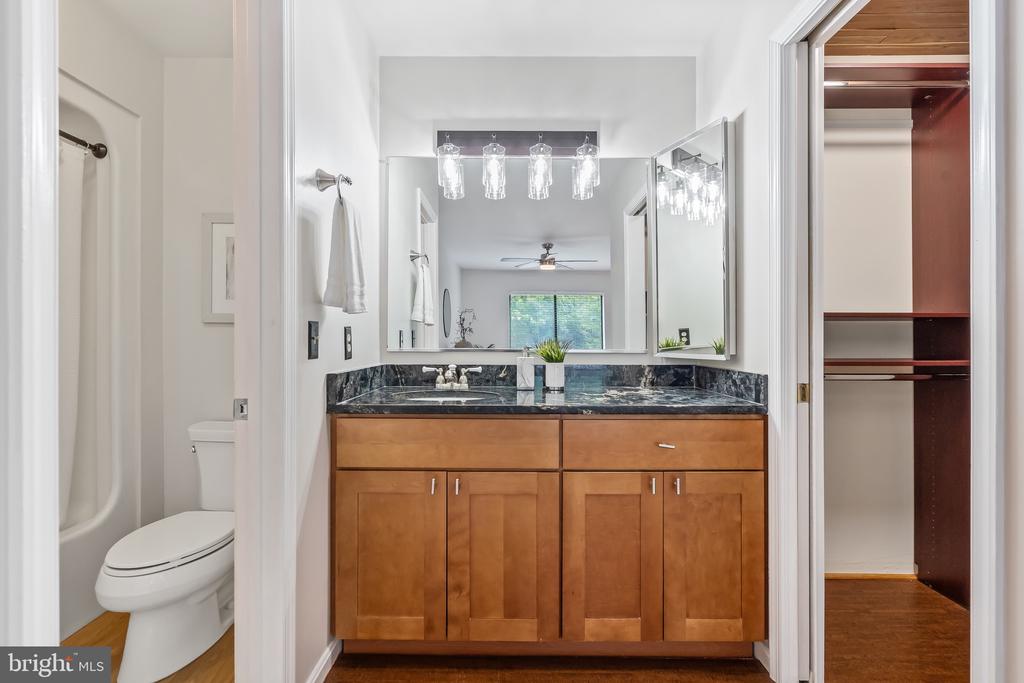 2810 LEE OAKS PLACE 302