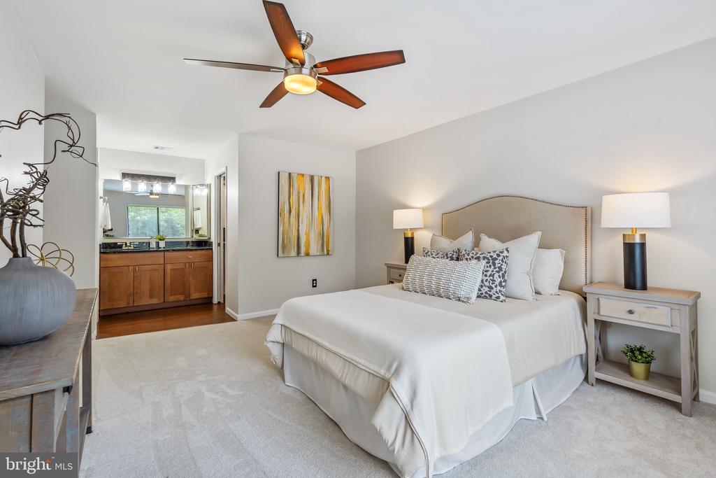 2810 LEE OAKS PLACE 302