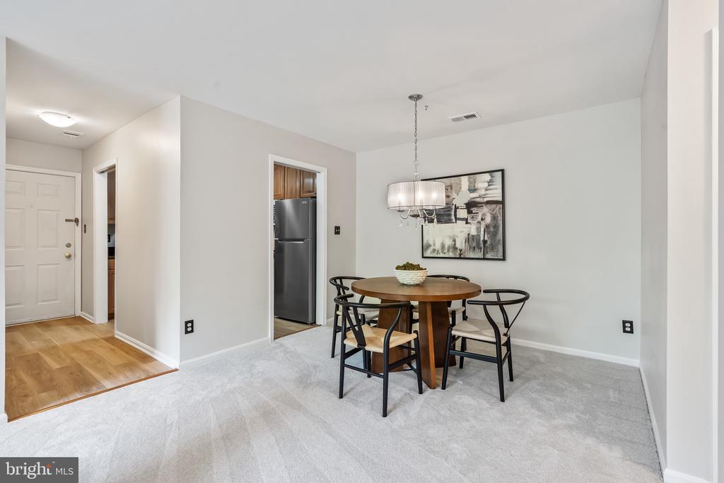 2810 LEE OAKS PLACE 302