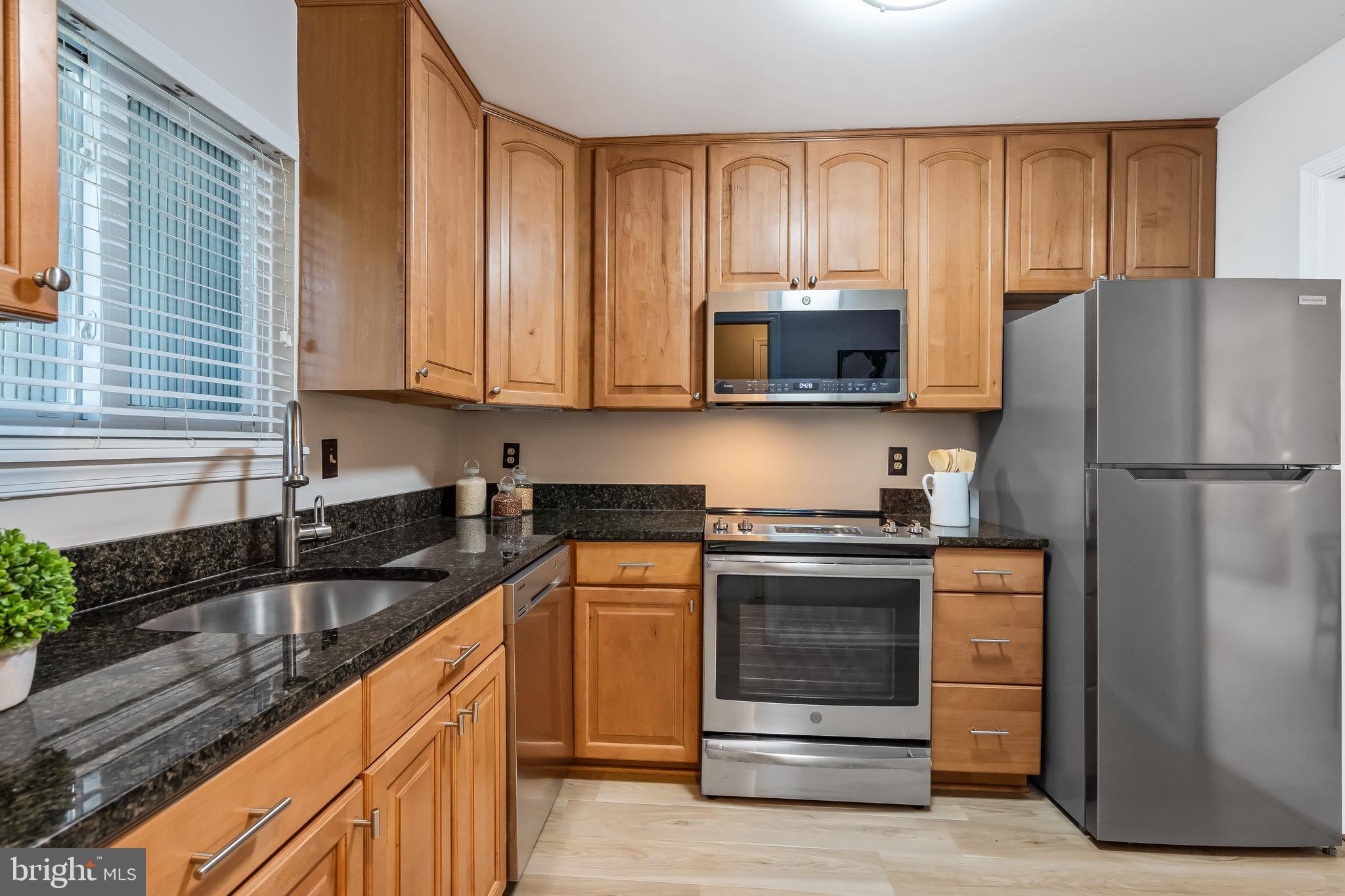 2810 LEE OAKS PLACE 302