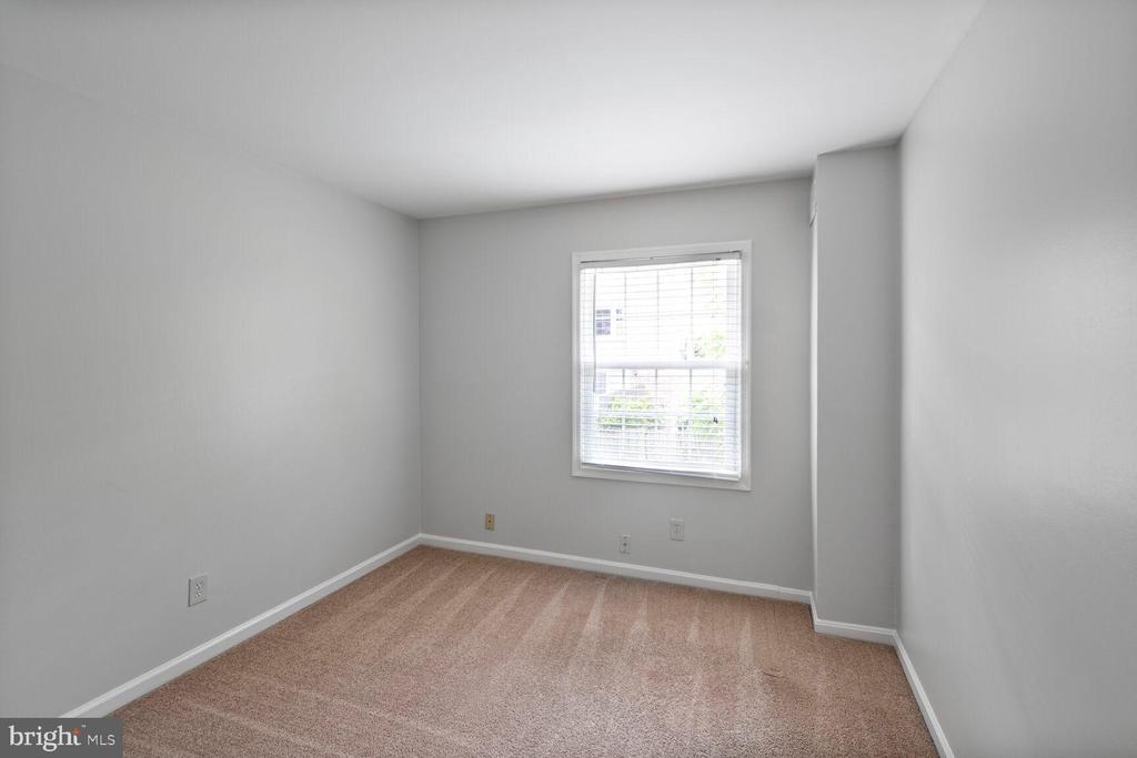 8323 KINGSGATE ROAD 520