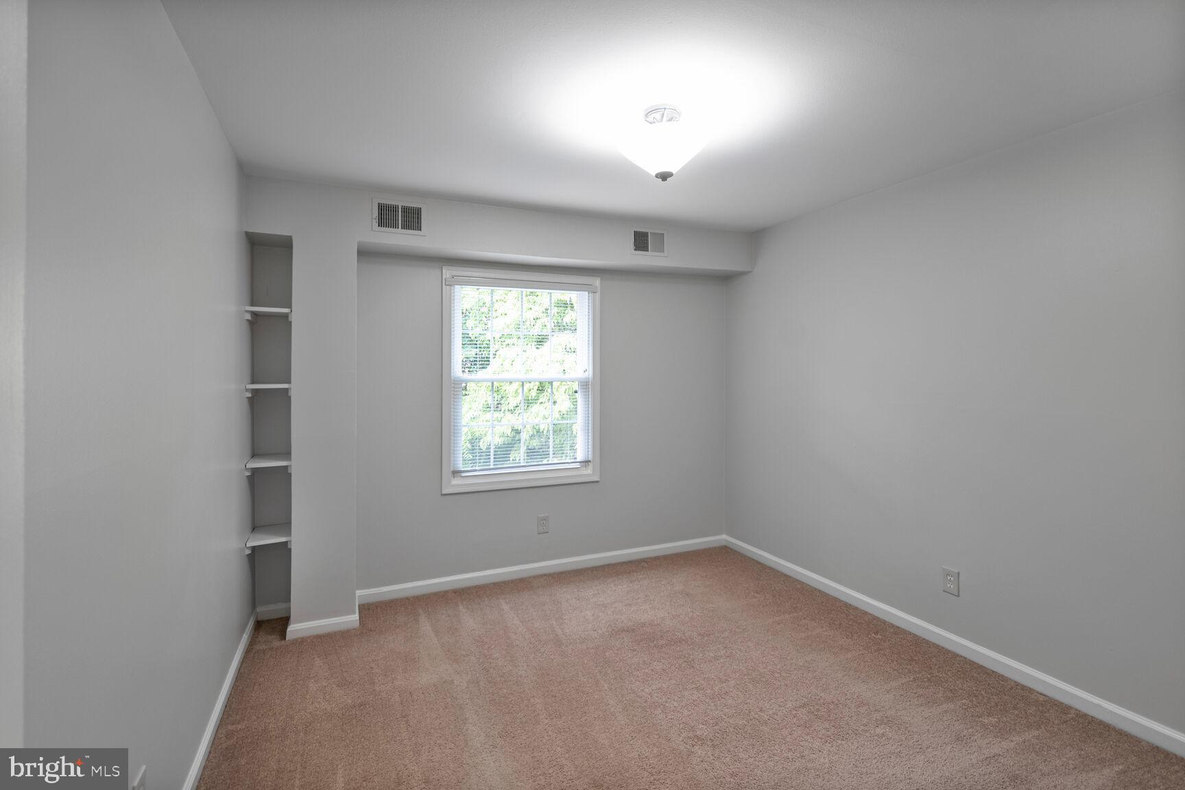 8323 KINGSGATE ROAD 520