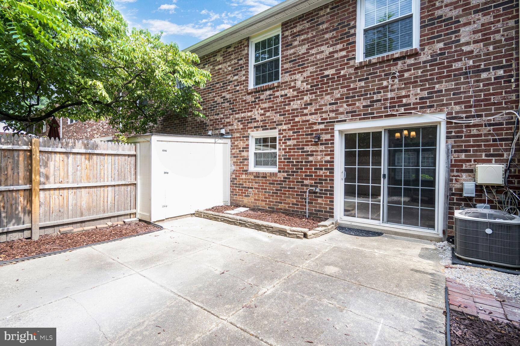 8323 KINGSGATE ROAD 520