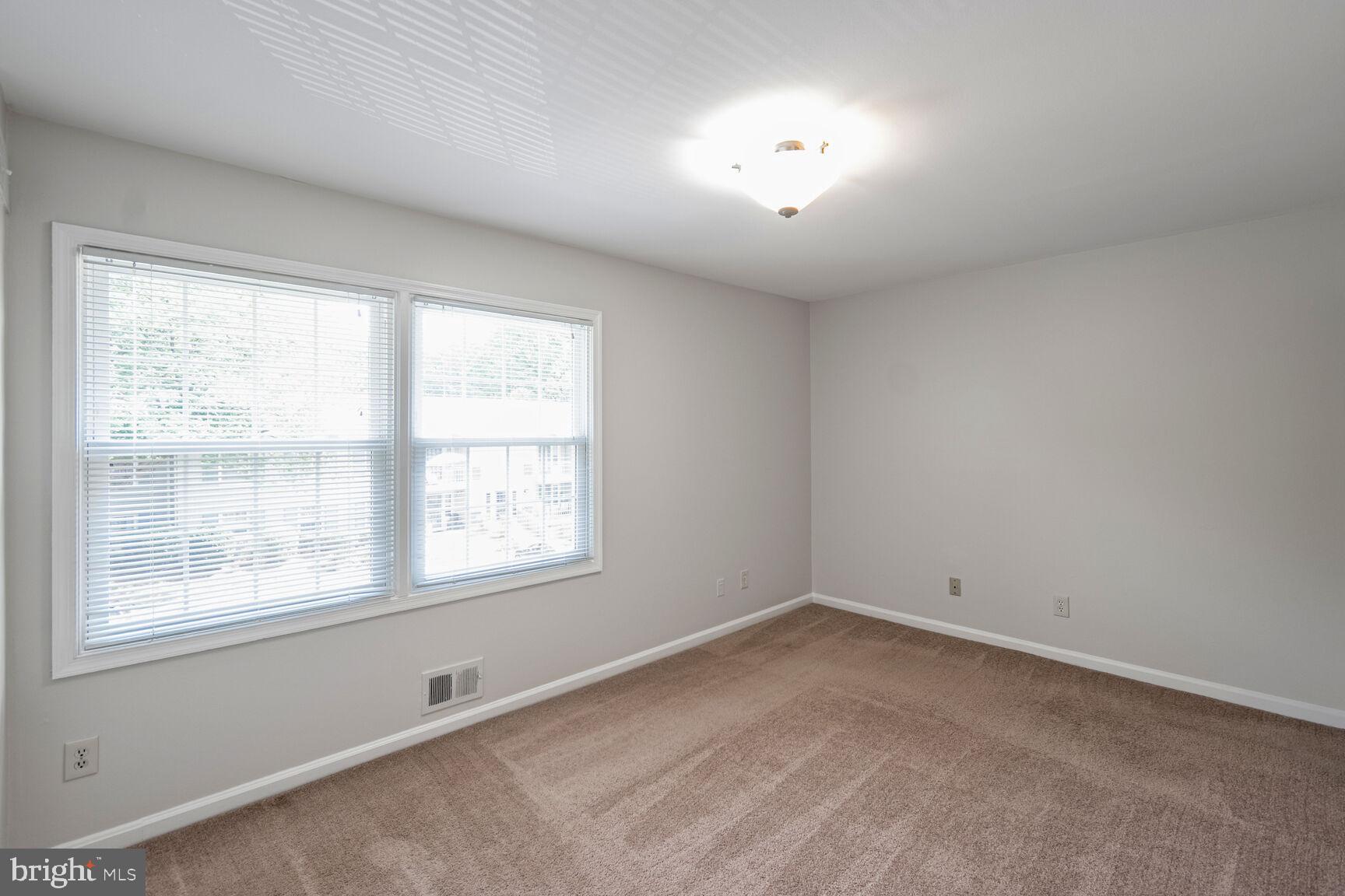 8323 KINGSGATE ROAD 520