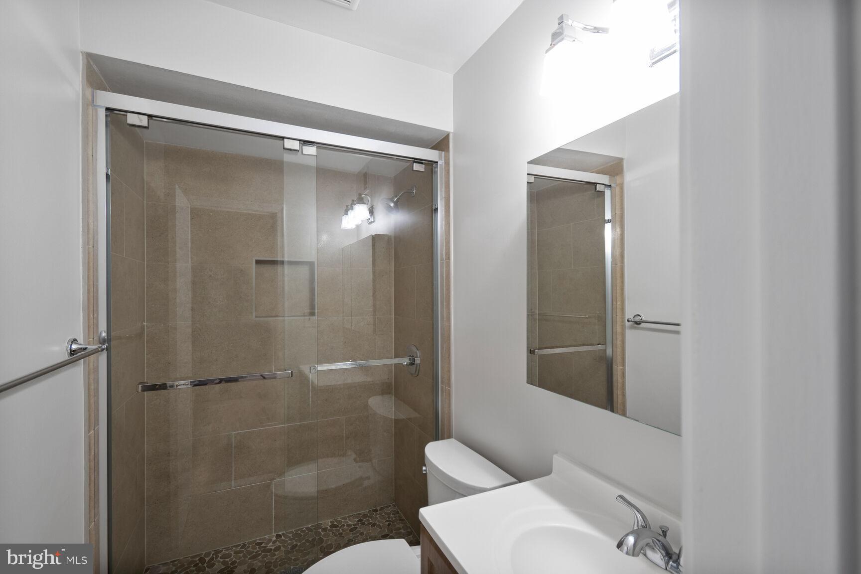 8323 KINGSGATE ROAD 520