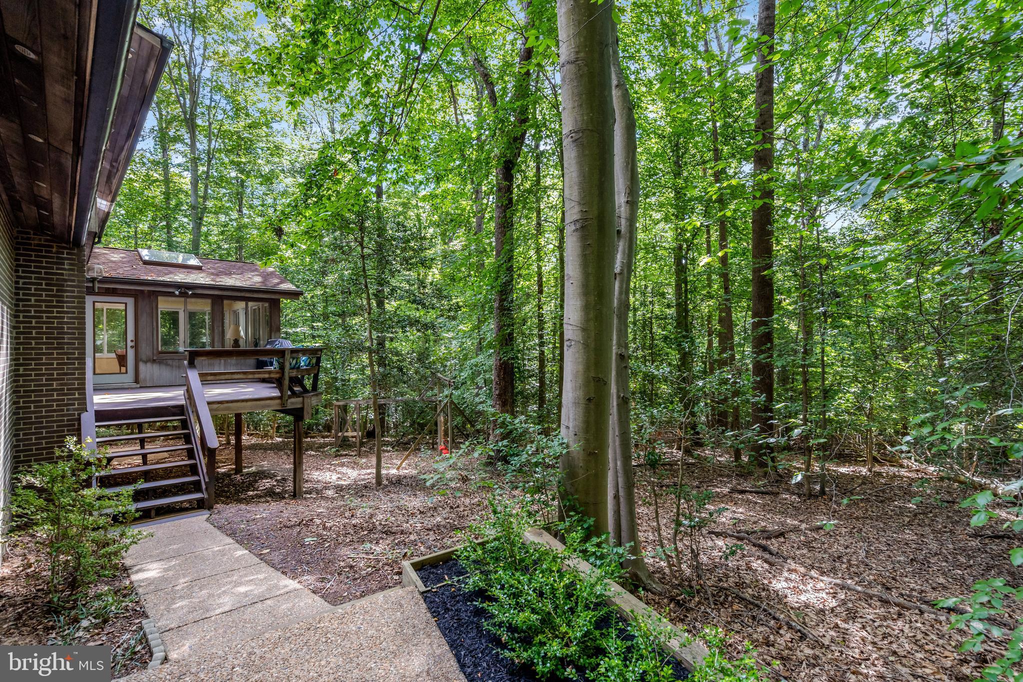 8000 WOODLAND HILLS LANE